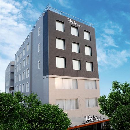 ホテル サファイア Zirakpur エクステリア 写真